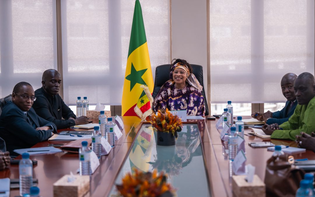🤝 Première Rencontre Fructueuse entre la Garde des Sceaux Aïssata Tall Sall et les Procureurs Généraux/Procureurs de la République.